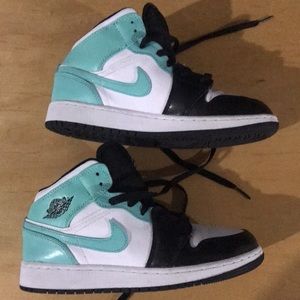 Size 4.5 Youth Air Jordan 1 Mid GS Tropical Twist 554725-132 Authentic